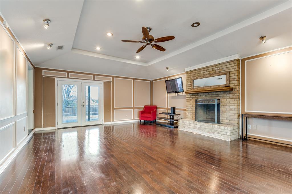 2206 Greenbriar Court