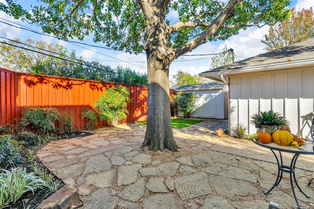 Lovers Lane East - Residential