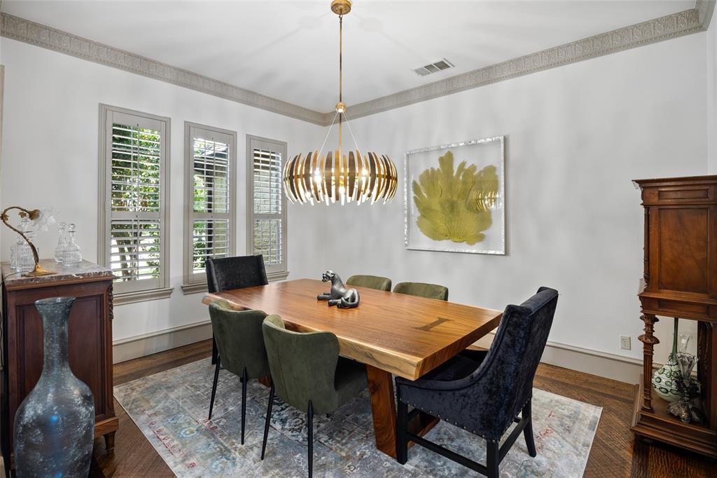 401 Wyndemere Boulevard