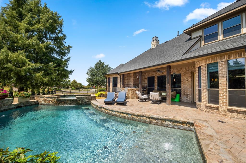 401 Wyndemere Boulevard