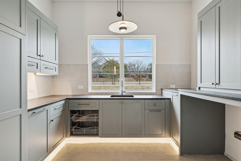 Oak Alley - Residential