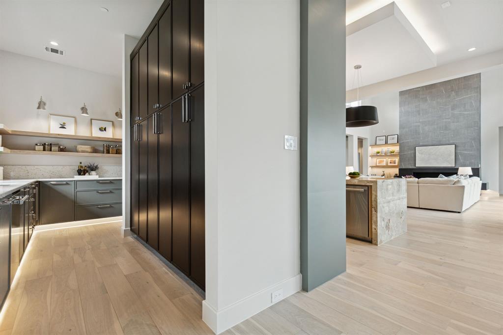 Oak Alley - Residential