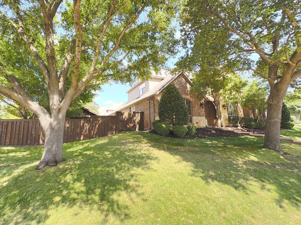 1401 Luckenbach Drive