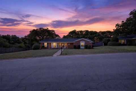 Photo of 6109 Price Drive, North Richland Hills, TX 76180 (MLS # 21402193)