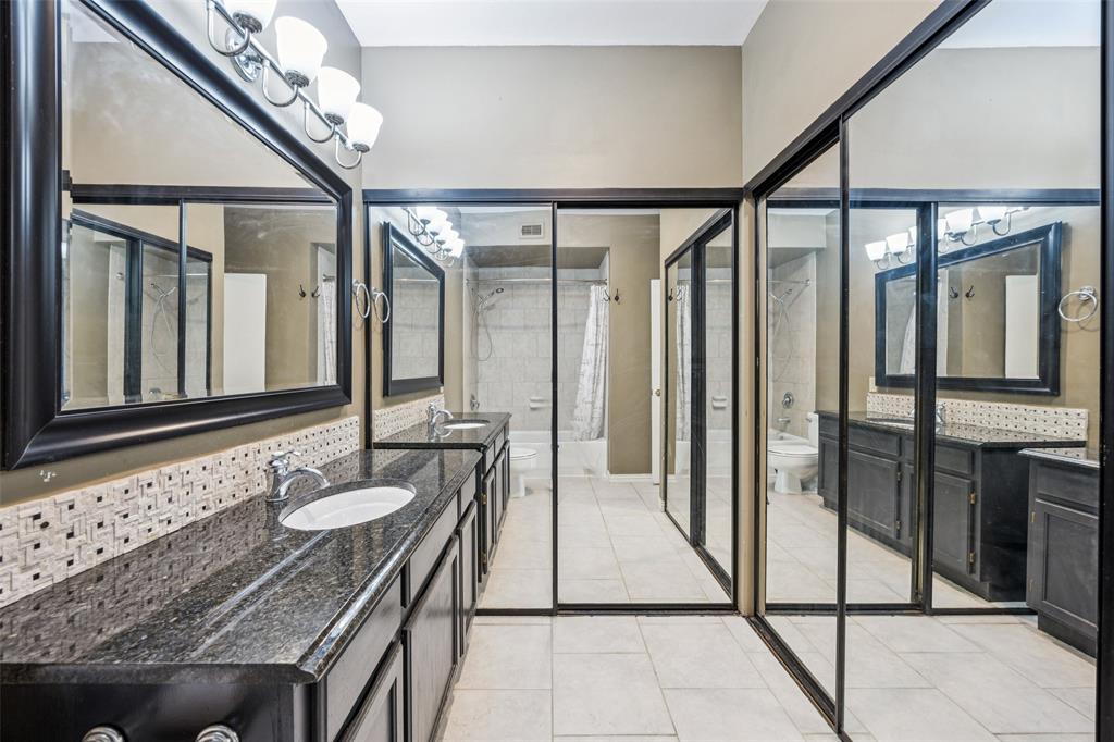 1700 Amelia Court 116