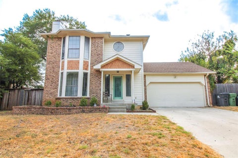 Photo of 6111 Farmingdale Drive, Arlington, TX 76001 (MLS # 21369940)
