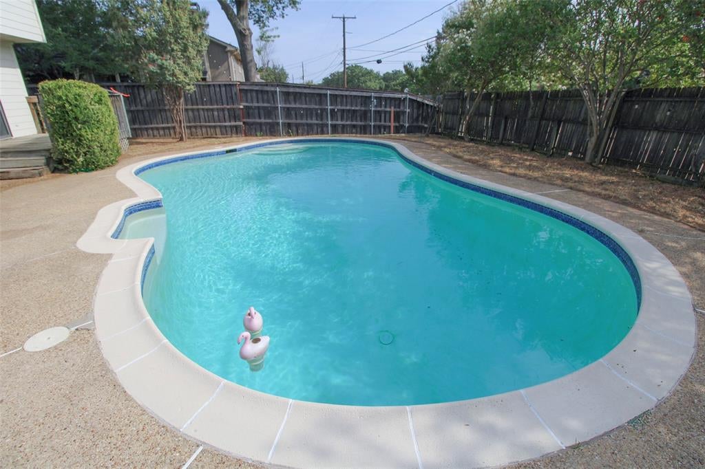 6111 Farmingdale Drive