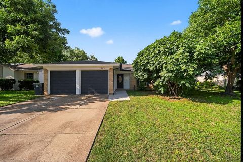 205 Volunteer Drive Arlington TX 76014