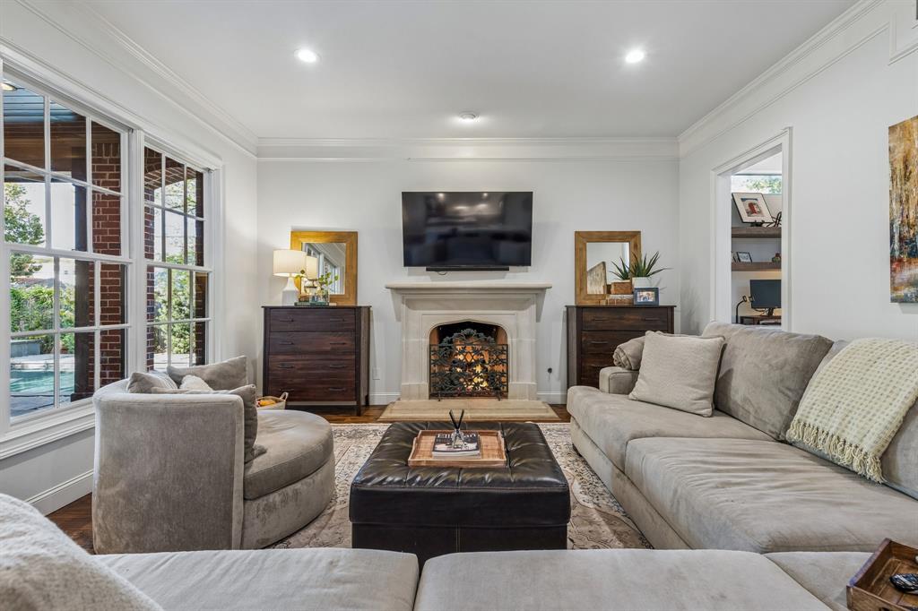 Summit Lawn - Residential