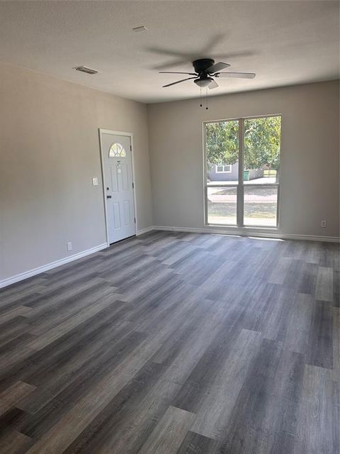 305 E Nelson Street Bowie TX 76230