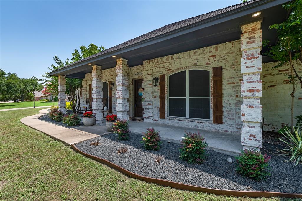 Photo 1 of 29 of 4830 Plainview Road house