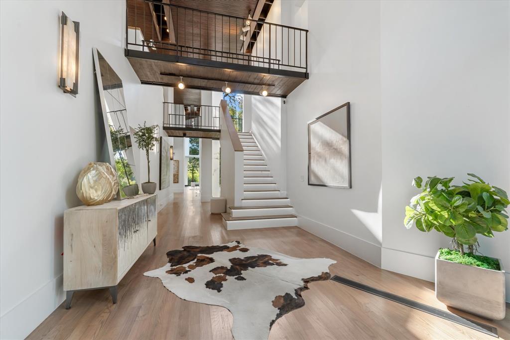 9930 Strait Lane
