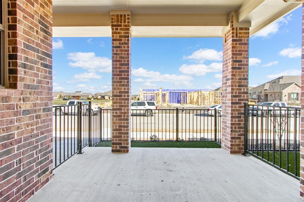 614 Tall Grass Trail