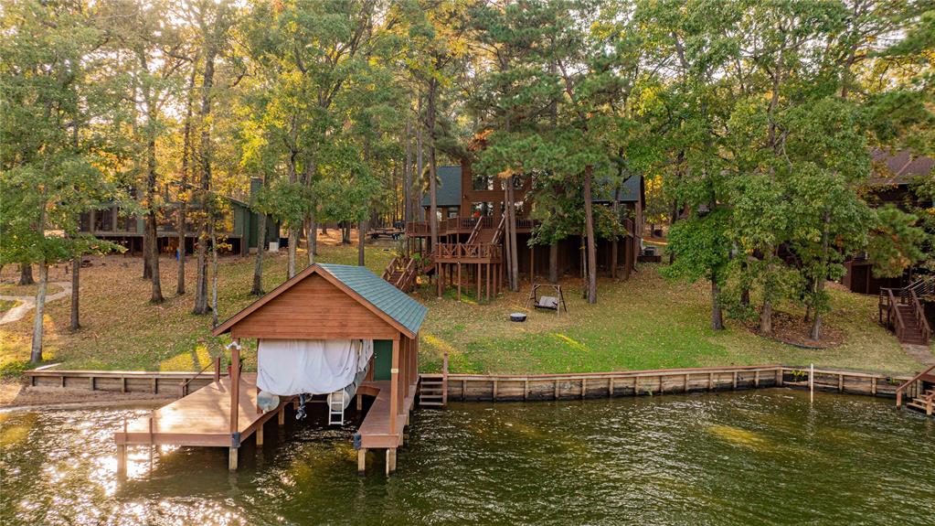 207 King Laurence Ct.
