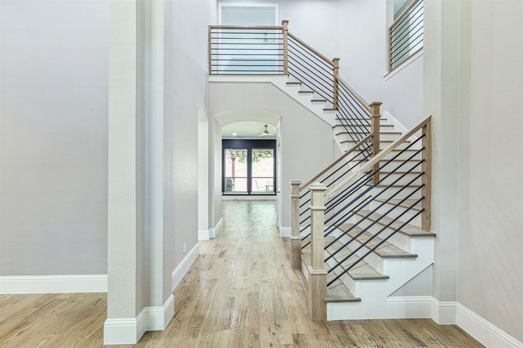 15456 Mountain View Lane