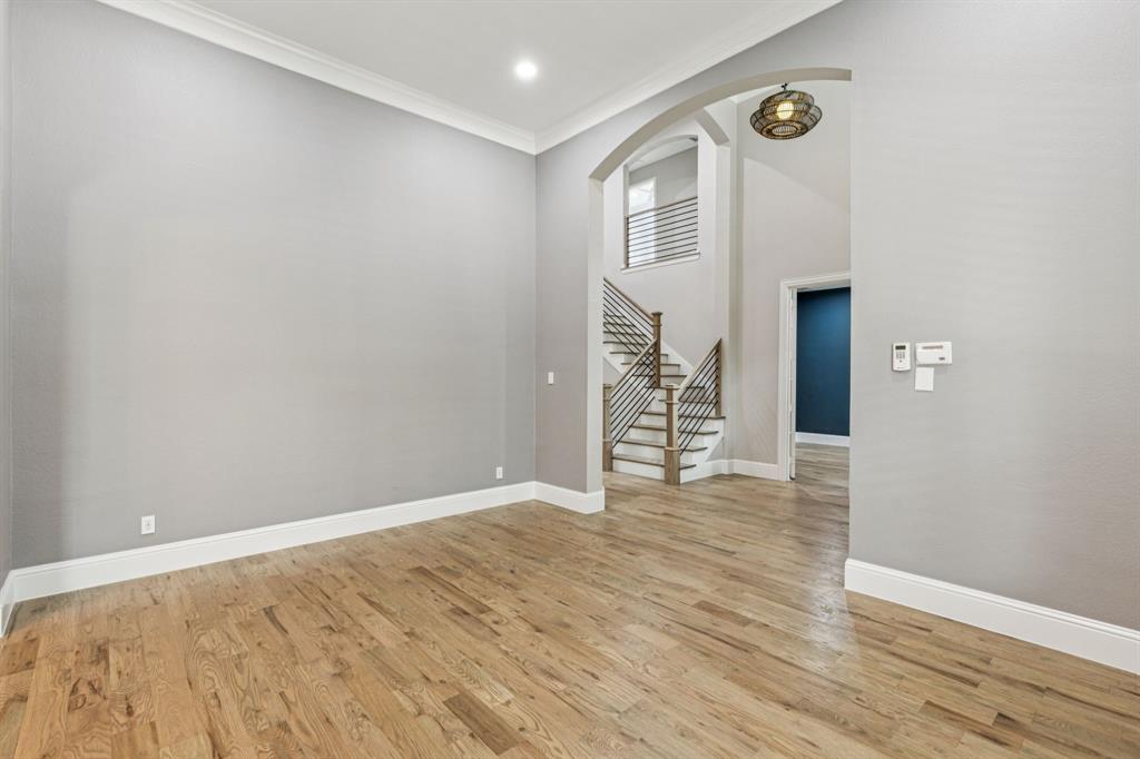 15456 Mountain View Lane