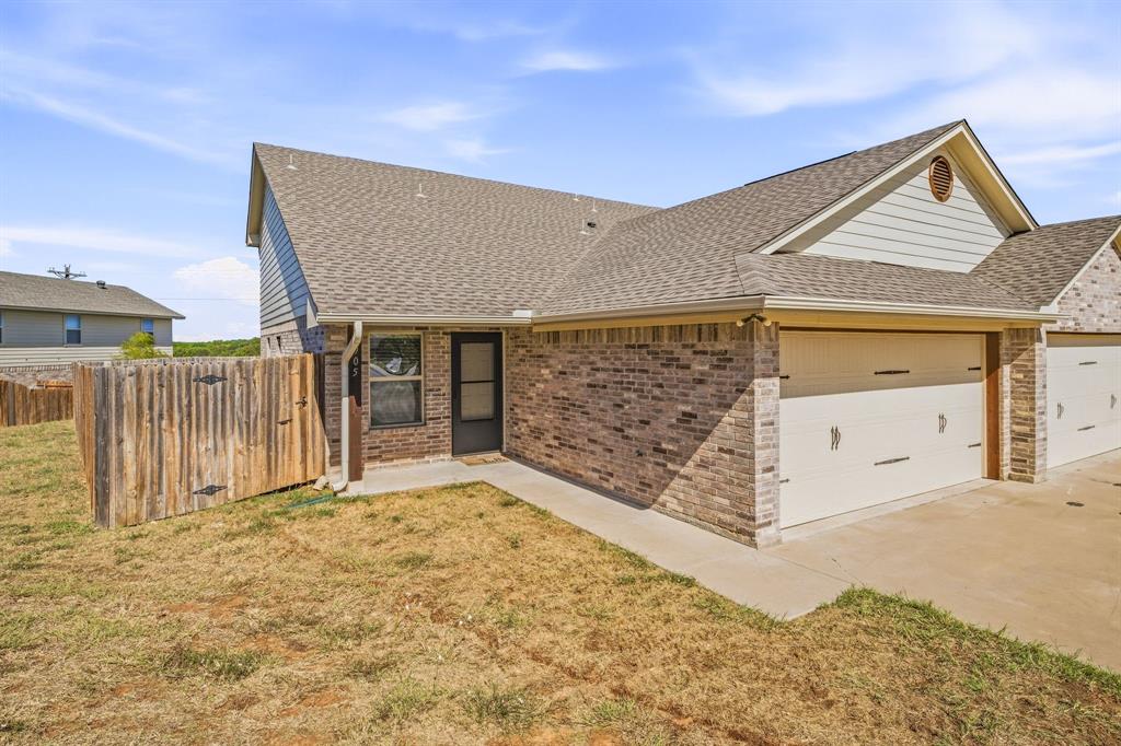 Photo of 907 Dart Court, Granbury, TX 76049 (MLS # 21403251)