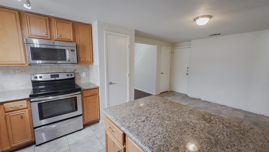 3216 Fountain Parkway