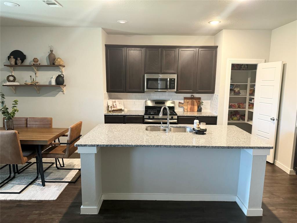 Gateway Parks - Residential Lease