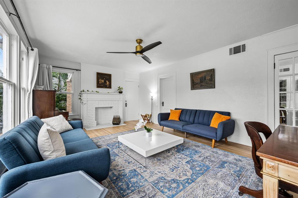 STEUERWALDS - Residential Lease