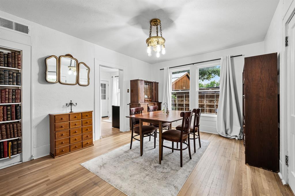 STEUERWALDS - Residential Lease