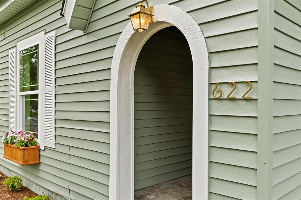 622 W Owing Street