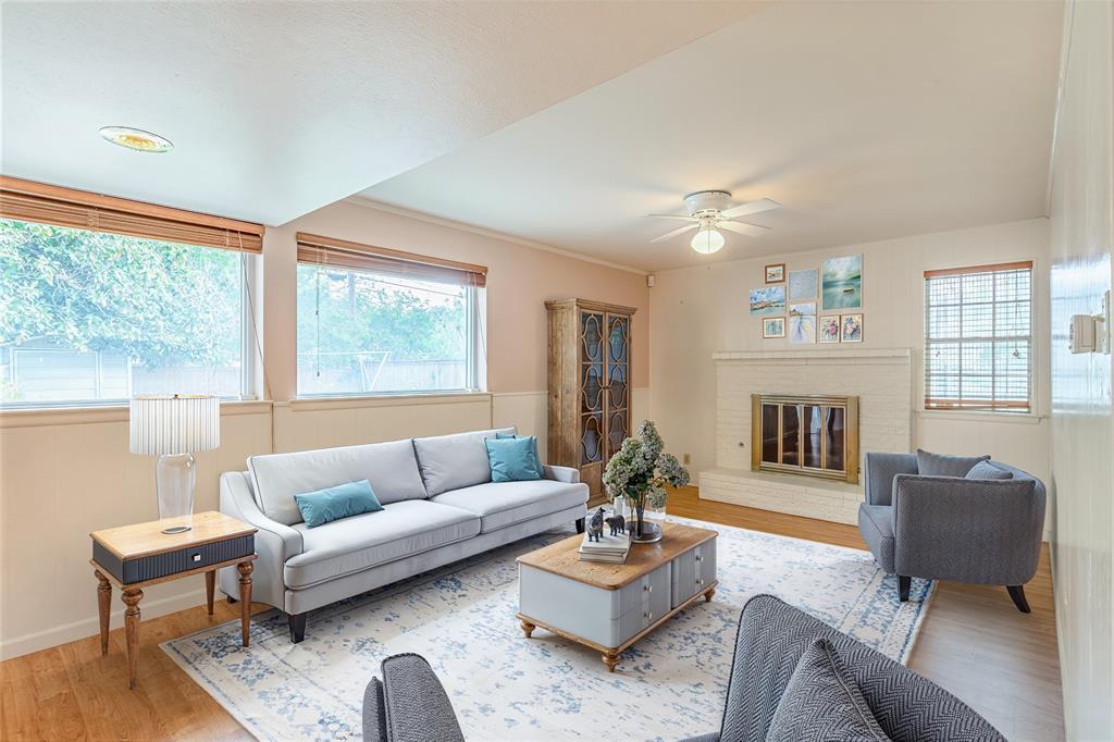 1220 Farnham Court E