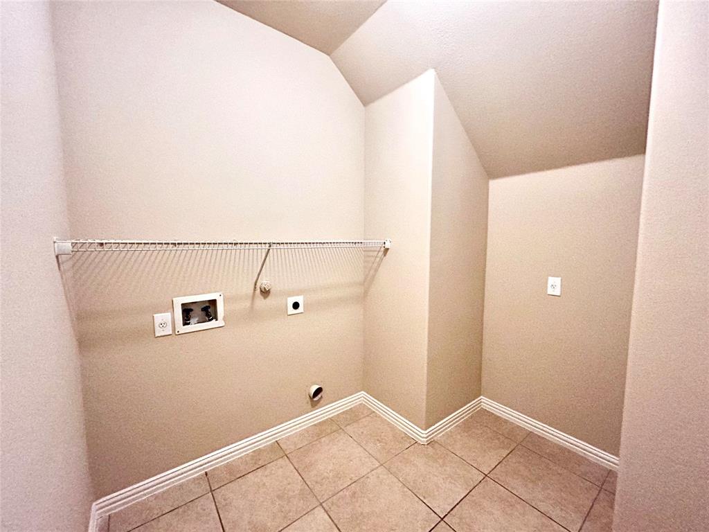 Summit View Lake 01 - Residential Lease