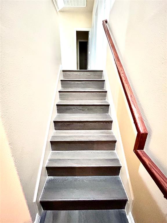 Summit View Lake 01 - Residential Lease