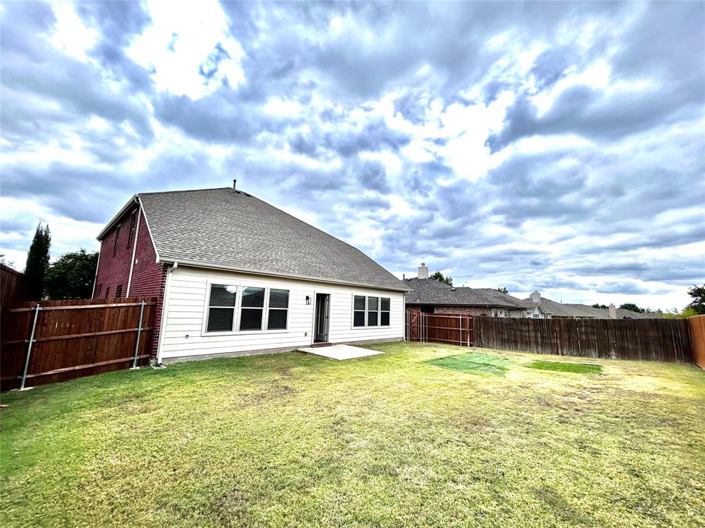 Summit View Lake 01 - Residential Lease