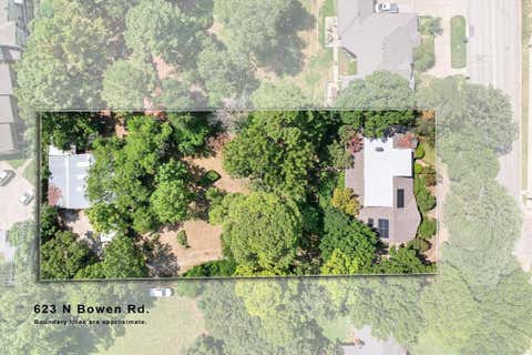 Photo of 623 N Bowen Road, Arlington, TX 76012 (MLS # 21370654)