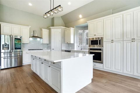 Photo of 800 Orleans Drive, Southlake, TX 76092 (MLS # 21230443)