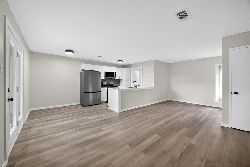 8617 Flicker Lane