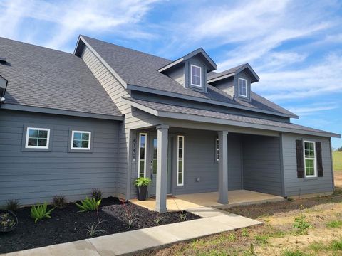 A home in Cleburne