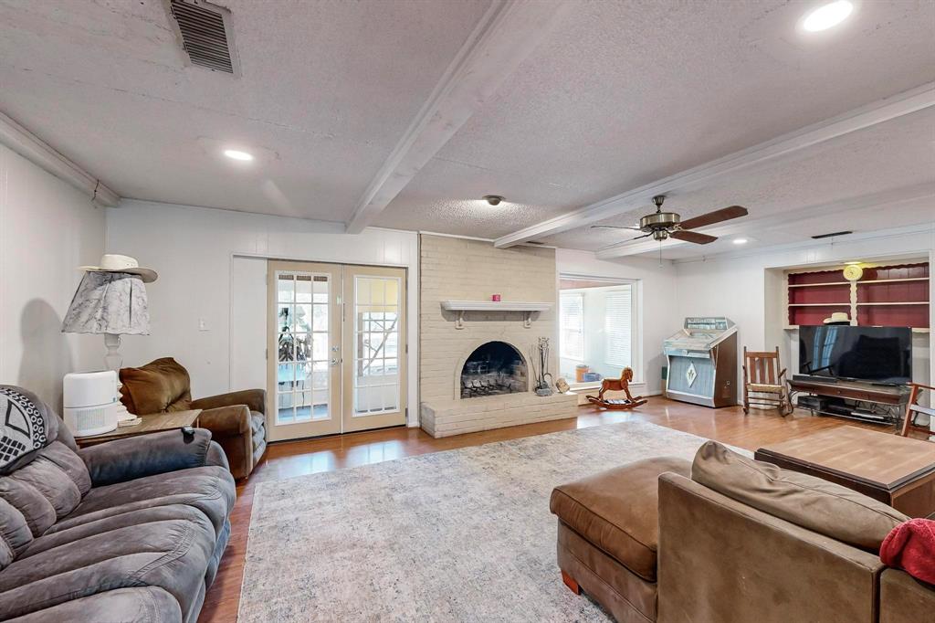 212 Colonial Drive