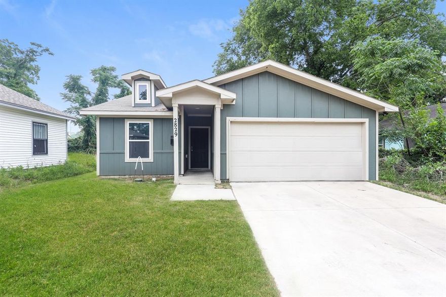 Charming 3-bedroom, 2-bath home just minutes from The Pearl and downtown. This inviting property features a functional layout, perfect for both comfortable living and entertaining. The spacious backyard offers great potential for outdoor enjoyment or future enhancements. Ideal for homeowners or investors seeking a central location with growth opportunity.