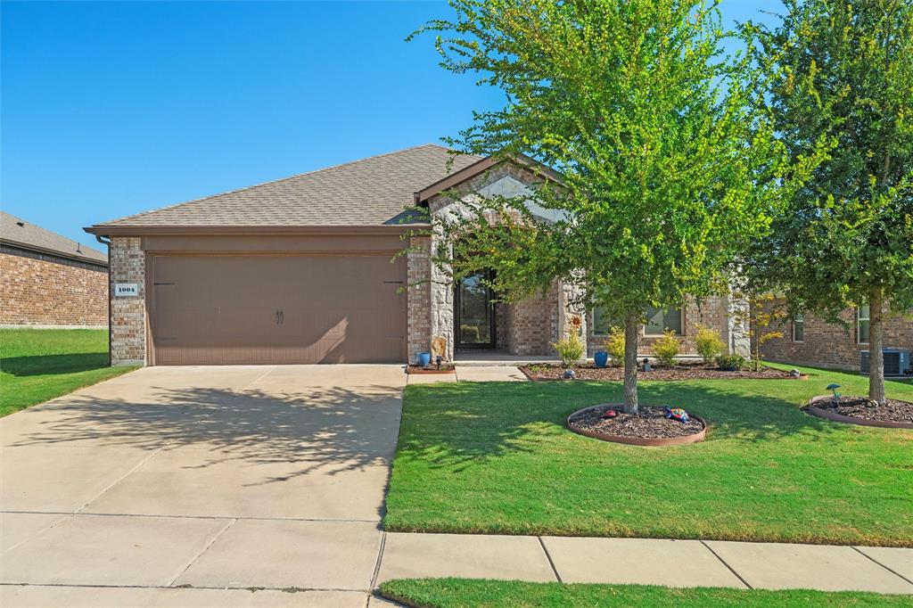 1004 Bois D Arc Lane