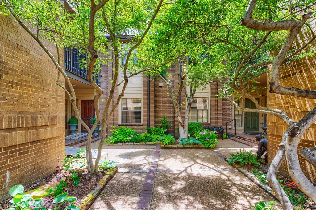 Lakes Of Bent Tree Condo - Residential