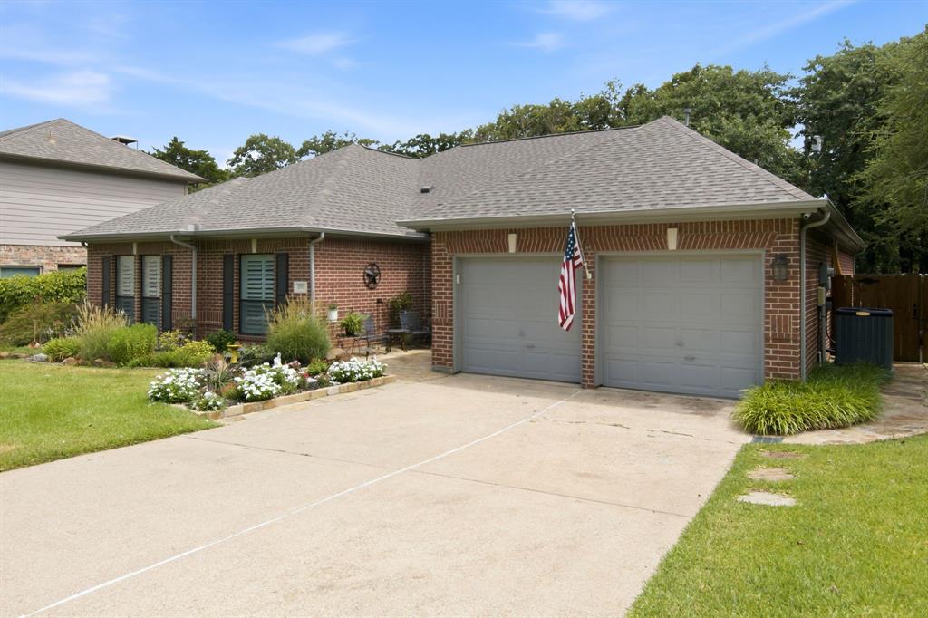 2702 Pinehurst Drive