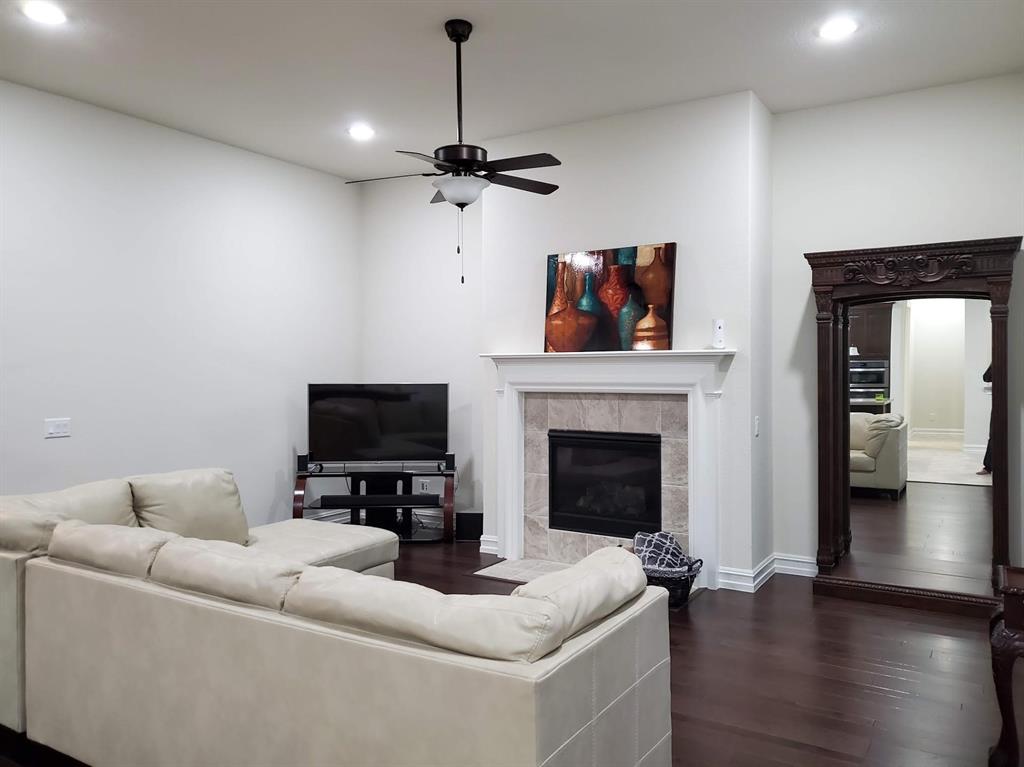 11026 San Pedro Street