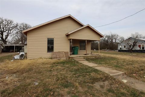 1207 W Main Street Eastland TX 76448