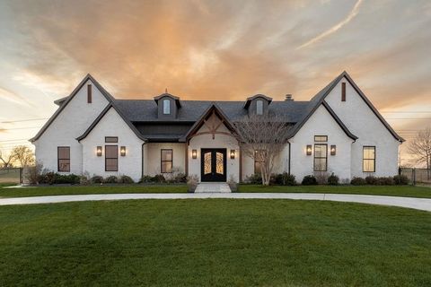 704 Glade Park Court Azle TX 76020