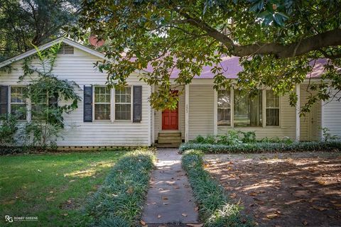 223 W Virginia Avenue Vivian LA 71082