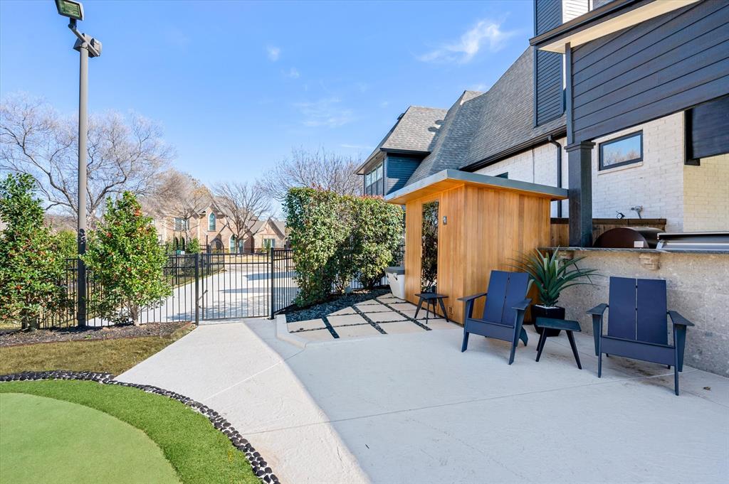 Versailles Add - Residential