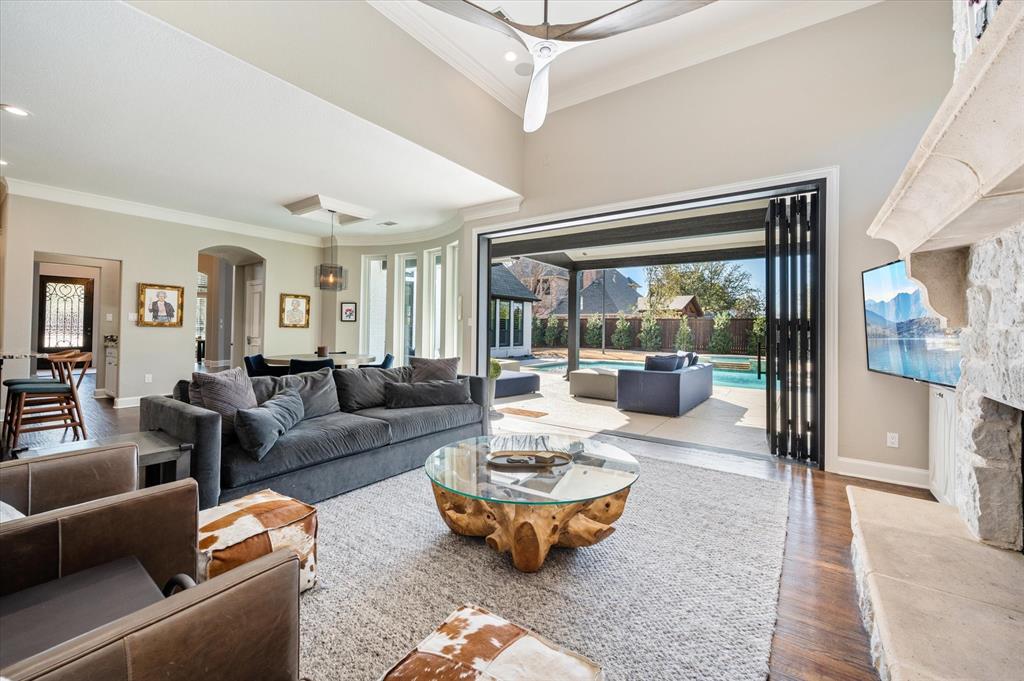 Versailles Add - Residential