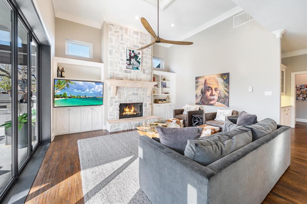 Versailles Add - Residential