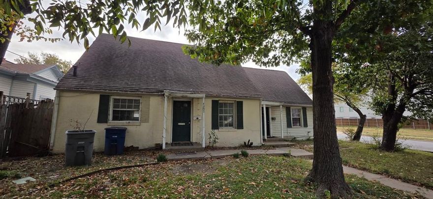 Property is near Downtown, Uptown, Henderson and Lower Greenville area. Bring your creative ideas and designer touches to this property.
Value is in the land; House is mainly a tear down. New Build Duplexes and Condominium Units being built all around the area. Zoned Planned Development District.