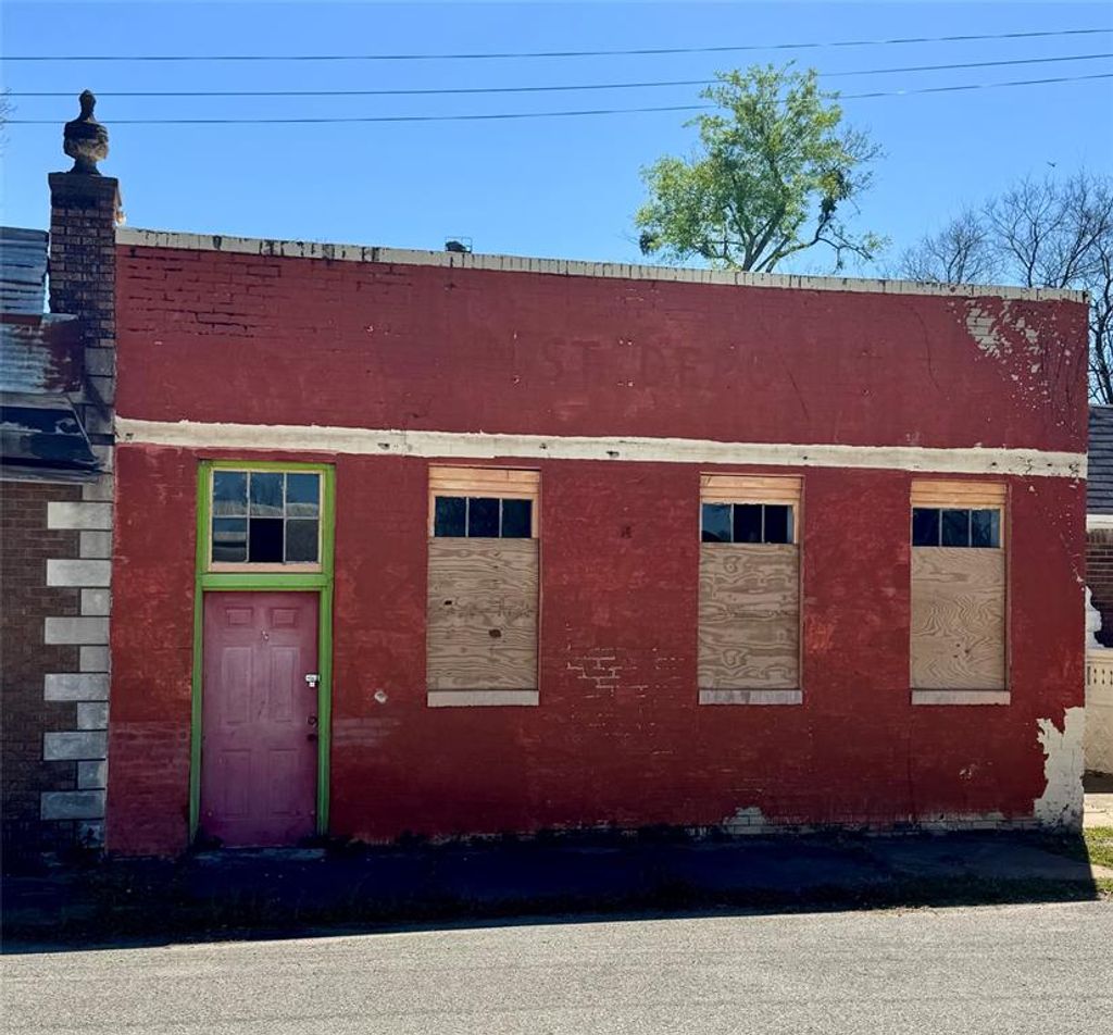 Photo of 107 W Main Street, Malakoff, TX 75148 (MLS # 21215509)