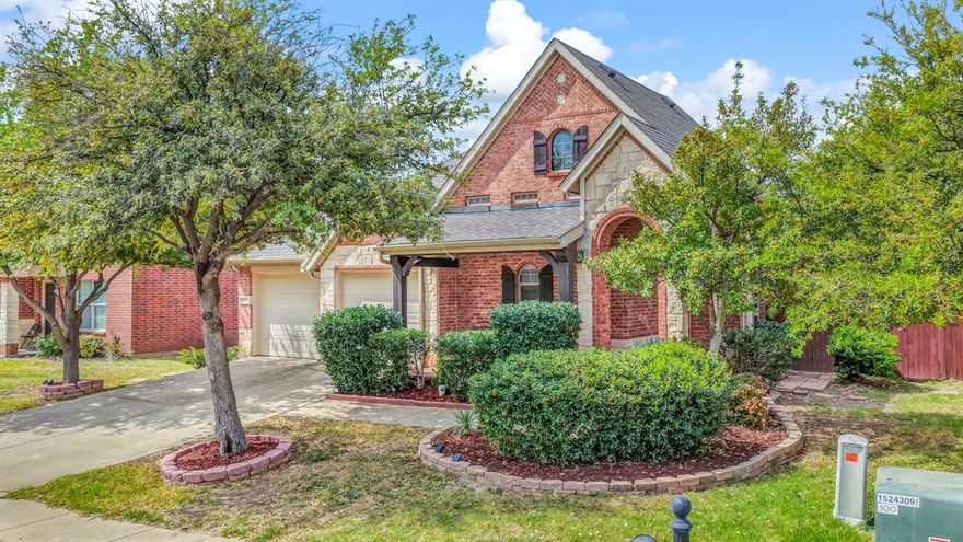 This beautiful three-bedroom, two bath home with added bonus room is move in ready. Located in the heart of Alliance Town Center. You'll find that everything you need is just a few minutes away. From world class entertainment, shopping and more restaurants than you could eat at in a year. You'll find that convenience is everywhere. The home itself has all the perks you could want for a wonderful starter home, or someone looking to downsize. Lovely open floorplan that flows nicely into all rooms, tall ceilings giving the feel of ultimate space. A nice size bonus room has been added that would make a great 4th bedroom, media room or kids' playroom. Enjoy the spacious back patio that leads to a private backyard for the kids to play and your four-legged friends to play endless games of fetch. The home is ready for you and your family to come and start making new memories today. Give us a call to come see what life at Presidio Junction is all about.