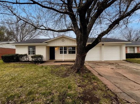 802 N Hughes Street Howe TX 75459